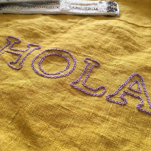 ..hola!.#hola #typography #刺繍 #タイポグラフィ #タイポ #タイポ刺繍 #horieee #embroidery (Instagram)